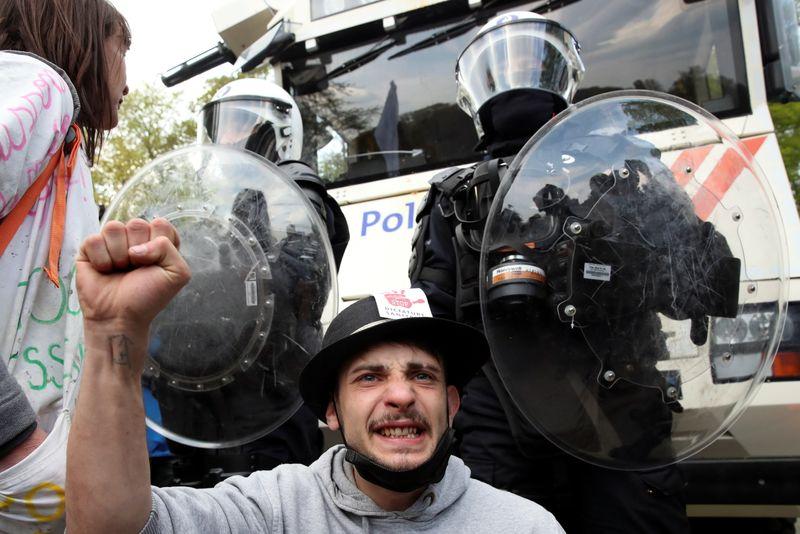 Police break up Brussels anti-lockdown party
